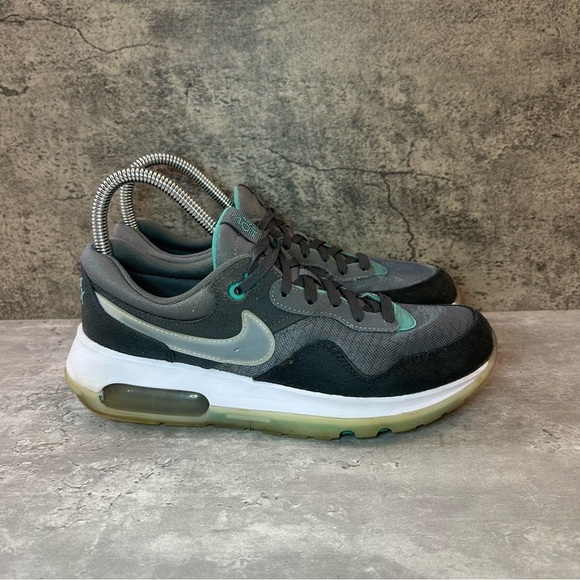 Nike Air Max Motif Running Shoes Womens sz 8 - grey - Picture 1 of 6